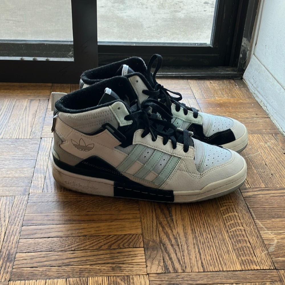 Adidas Forum Mid. Multicolor. Men size 8